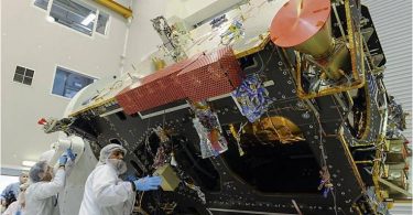 Satélite ARSAT en sala limpia