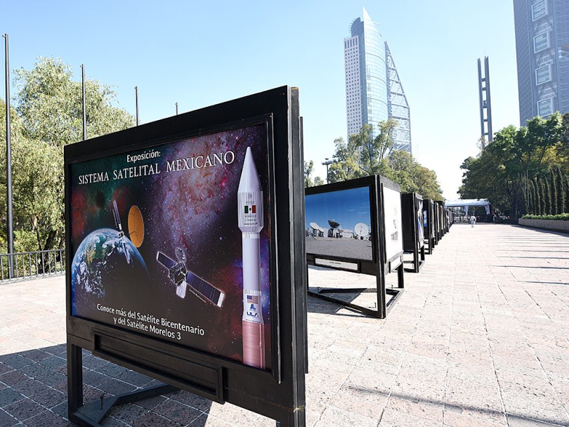 Exposición sobre el Sistema Satelital Mexicano