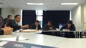 Mesa de trabajo sobre naciones espaciales emergentes con jóvenes y profesionales del sector